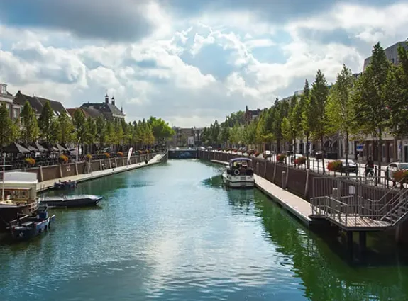 Metalen buizen in Breda